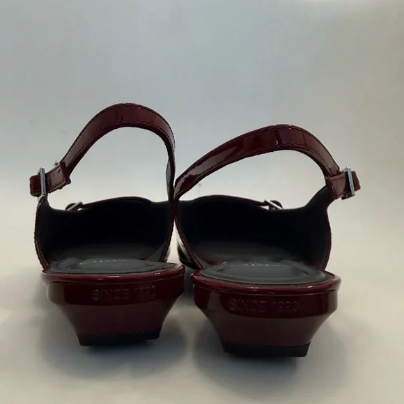 Red Heels - Picture 11 of 15